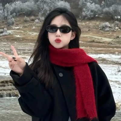 龙纹身的女孩